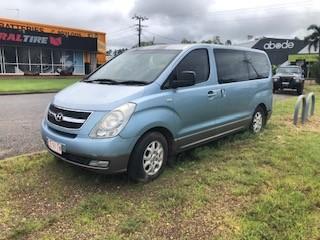 ABANDONED VEHICLE - BUTLER PLACE HOLTZE - HYUNDAI IMAX